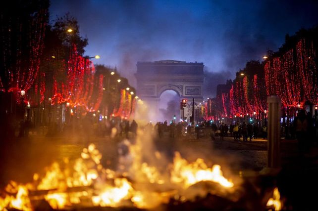 Francia: sindicatos instan a Macron a poner en pausa su reforma jubilatoria tras las masivas protestas