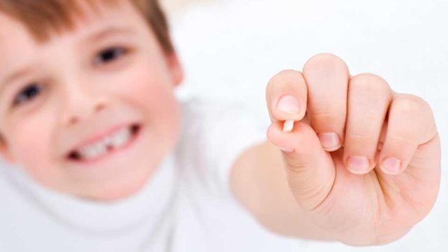 El motivo por el que deberías guardar los dientes de leche de tus hijos