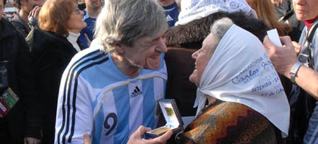 Los campeones del Mundial 1978 homenajearon a los desaparecidos