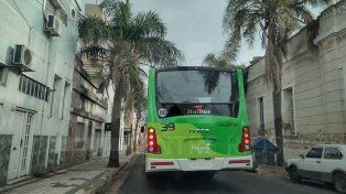 Colectivos reducen la frecuencia durante este lunes y martes