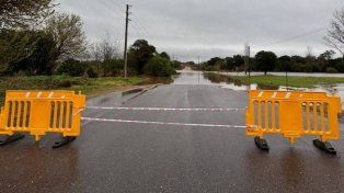 Desborde del arroyo Las Tunas: cierran calle Eslovenia en San Benito