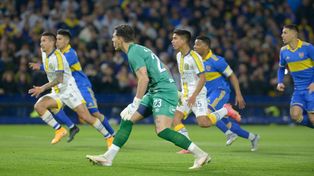 Gaspar Servio acaba de malograr el penal que pudo poner en ventaja a Central ante Boca.