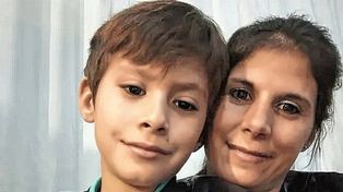 Pablito Álbarez con su mamá