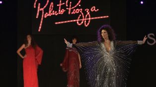 El dise&ntilde;ador de alta costura Roberto Piazza present&oacute; su colecci&oacute;n con desnudos totales
