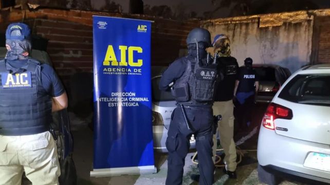 Los presuntos integrantes de la banda de Los Monos se entregaron ayer en la sede de AIC.&nbsp;