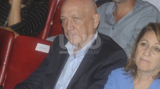 Antonio Bonfatti, presidente del Partido Socialista de la Argentina, y Mónica Fein, secretaria General, son los primeros firmantes del comunicado. Foto: José Busiemi.