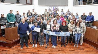 Pumas, Pumitas y jugadores de la USR del 87, fueron recconocidos en el Concejo Municipal.