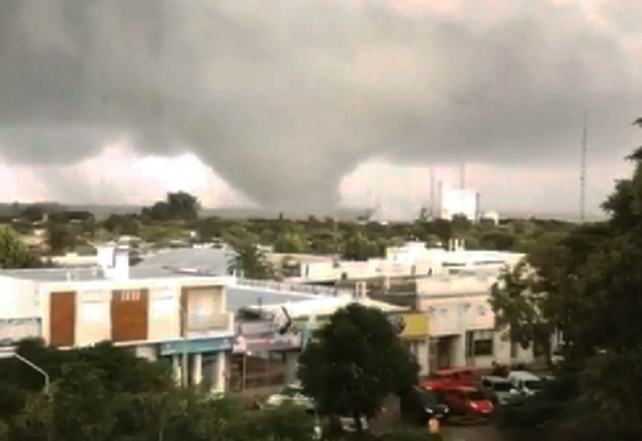 En abril de 2016 un enorme tornado sacudió la ciudad uruguaya de Dolores. Dejó 5 muertos y 200 heridos.&nbsp;