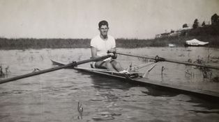 Fina estampa. El remero en su hábitat natural. Pecchenino marcó toda una época en Regatas, en el país y el mundo.