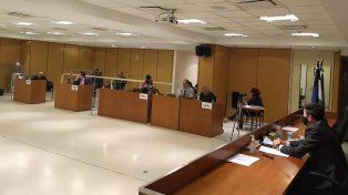 Una mujer comenzó a ser juzgada por el abuso sexual de su sobrina