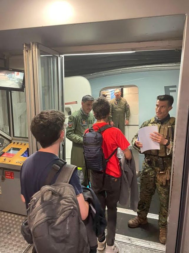 Embarque. Los estudiantes abordaron un vuelo desde Tel Aviv hacia Roma para luego viajar desde la capital italiana hacia la Argentina.