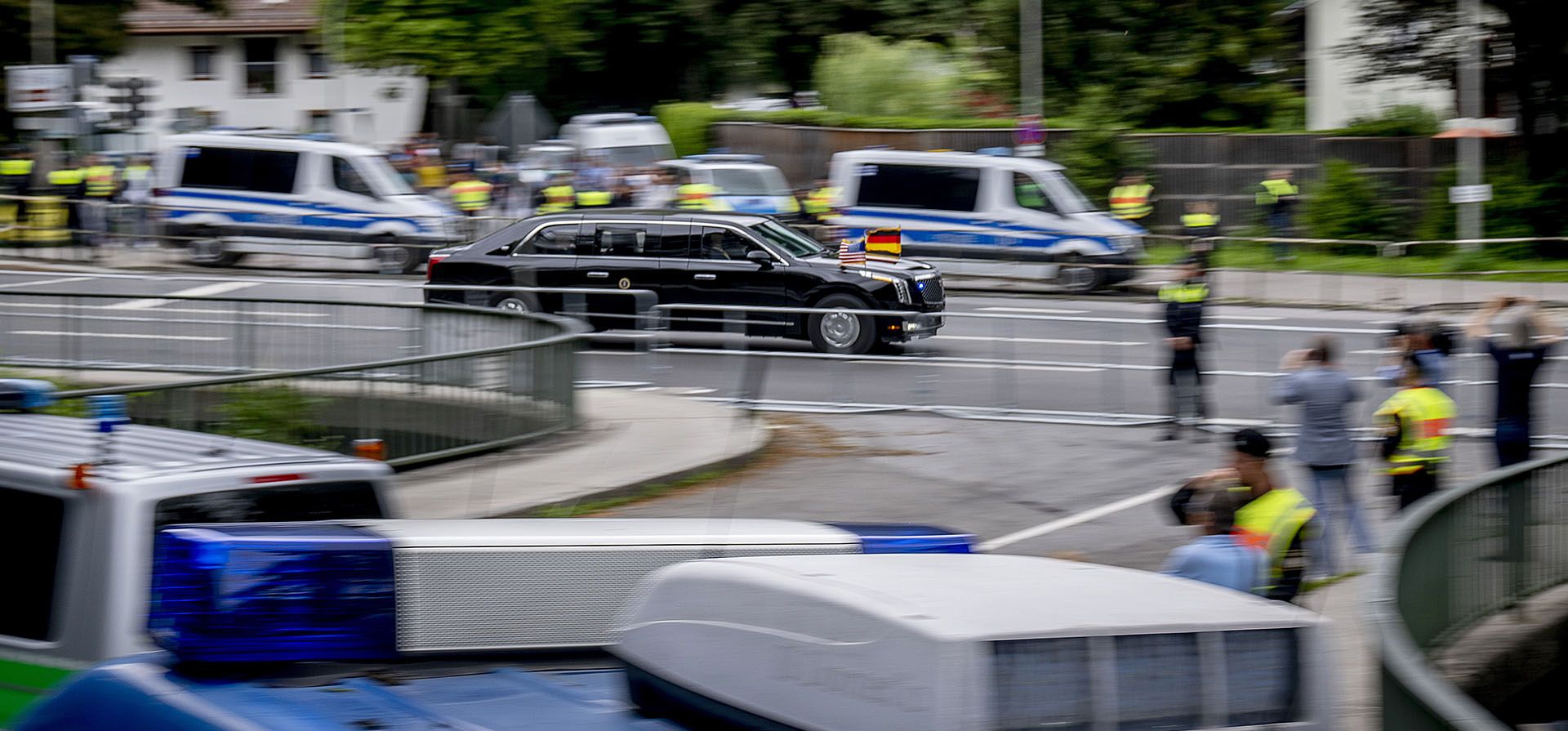 La caravana del presidente estadounidense Joe Biden recorre Garmisch-Partenkirchen, Alemania, el martes 28 de junio de 2022. La Cumbre del G7 se lleva a cabo en Castle Elmau del 26 al 28 de junio.