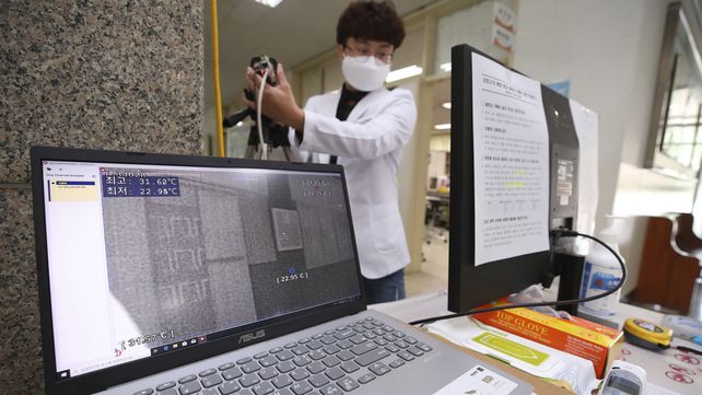 Veinte imágenes del lunes en un mundo en crisis por el coronavirus