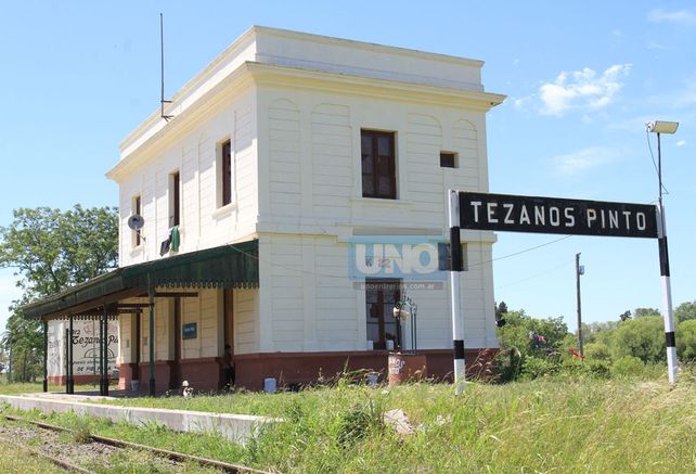 La Estación de tren usurpada.    Foto UNO/Juan Ignacio Pereira
