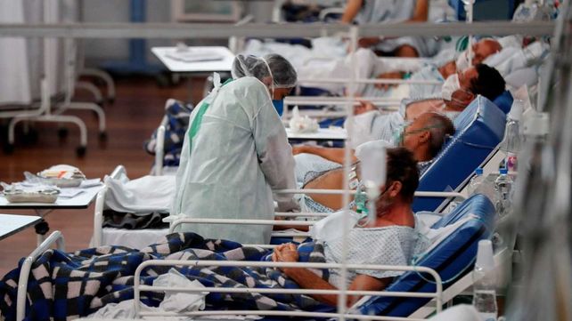 Las muertes de jóvenes por Covid subieron más de 1.000% en dos semanas en Brasil
