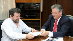 La provincia entregó 200 mil pesos al programa Más Pymes, Más Producción