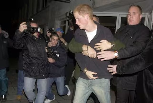 El príncipe Harry en sus veintes, solo provocaba problemas a la corona británica
