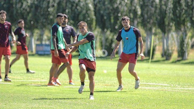 Estudiantes (RC) mejoró la oferta por Talpone y ahora Colón tiene la pelota