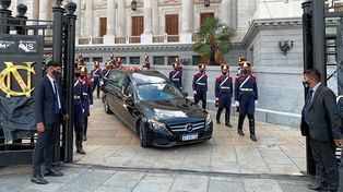 Terminó el velorio de Menem y trasladan sus restos al cementerio