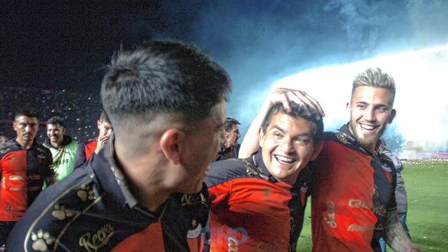 Gonzalo Piovi resaltó la pasión del hincha de Colón por los colores y por el club.