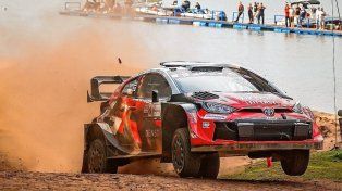 Sami Pajari festejó con el Toyota en el Rally de Paraguay