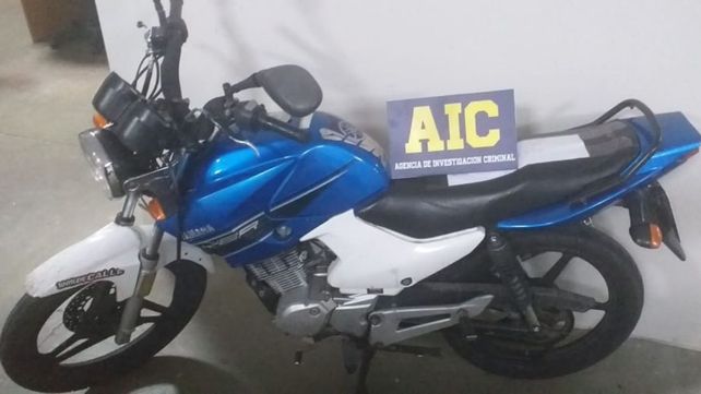 Una de las cuatro motos en la que se desplazaban los sospechosos.&nbsp;