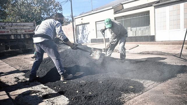 Trabajos de bacheo en la ciudad de Santa Fe