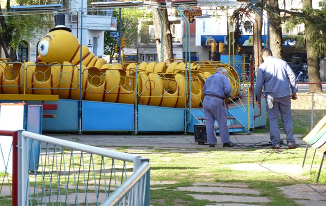 El más famoso. El “Gusano loco” es una de las atracciones del parque de diversiones que comenzó a funcionar en el Independencia en 1938. (foto: Angel Amaya)