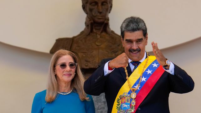 Nicolás Maduro y la primera dama fueron detenidos este sábado a la madrugada.
