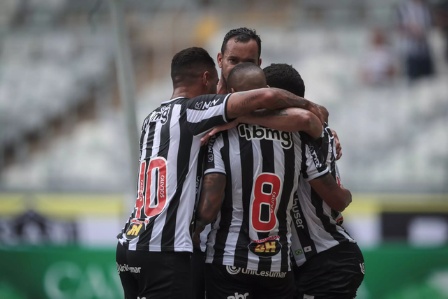 El Mineiro de Turco Mohamed goleó en el Campeonato Estadual