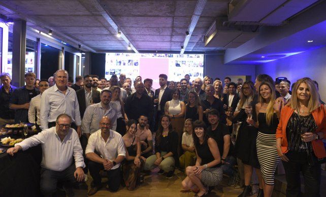 Algunos de los cientos de invitados que estuvieron presentes en el festejo por las 100 ediciones de Negocios.