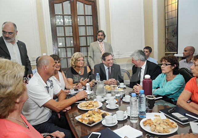 En busca de un acuerdo, la provincia mejoró la propuesta salarial a los docentes