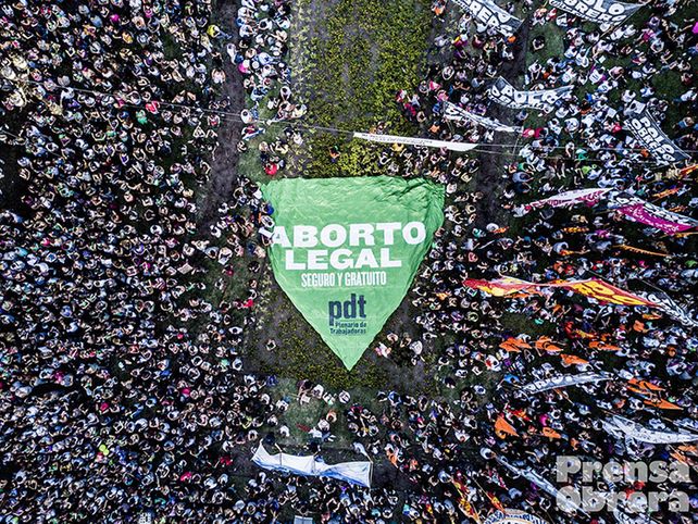 Fuerte rechazo a Michetti por enviar a cuatro comisiones el proyecto de interrupción voluntaria del embarazo