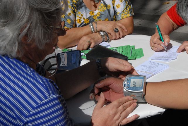 Una de las últimas campañas de detección de diabetes en Rosario. (Foto: N. Juncos)