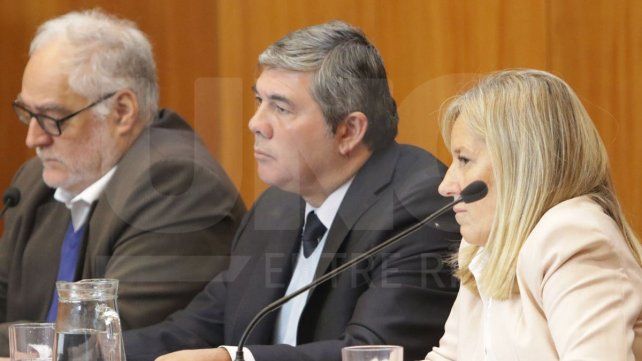 Destitución. El juez Flores (al medio) fue expulsado de la Justicia. Foto UNO/ Juan Ignacio Pereira