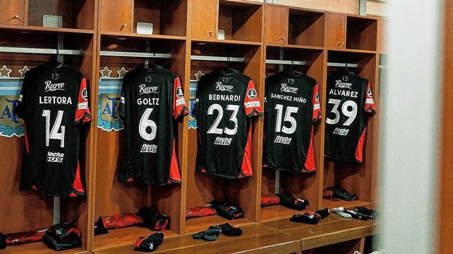 El vestuario de Colón está listo para el partido de ida por octavos de final contra Talleres.