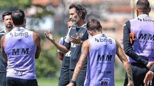 Eduardo Domínguez, perdió ocho de los 15 partidos que lleva dirigiendo a Atlético Mineiro.