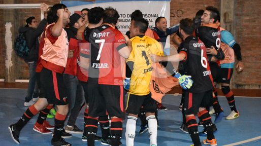 Colón se adjudicó el Clásico de futsal