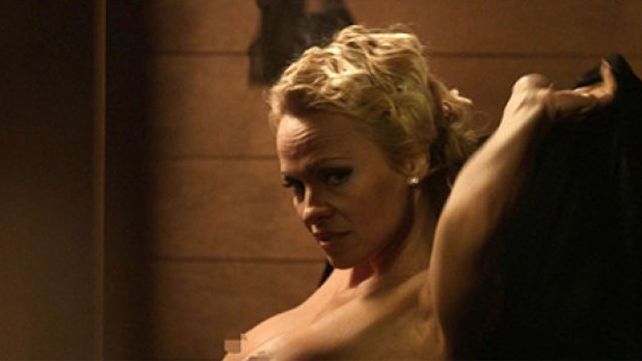 A los 49 años protagonizó un desnudo caliente para una película A los 49 años protagonizó un desnudo caliente para una película