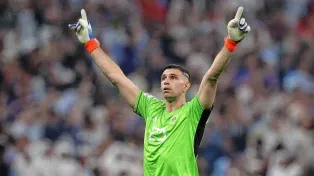 Emiliano Martinez volvió a los entrenamientos con el Aston Villa luego de sus vacaciones post mundial.