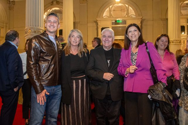 Ciro Seisas, María Eugenia Schmuck, Carlos Bermejo y Clara García