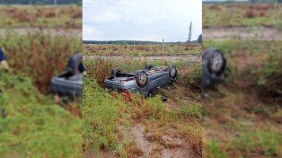 Un prefecto que viajaba desde Curuzú Cuatiá hacia Tigre despistó y volcó en la Autovía 14, a la altura de Chajarí&nbsp;