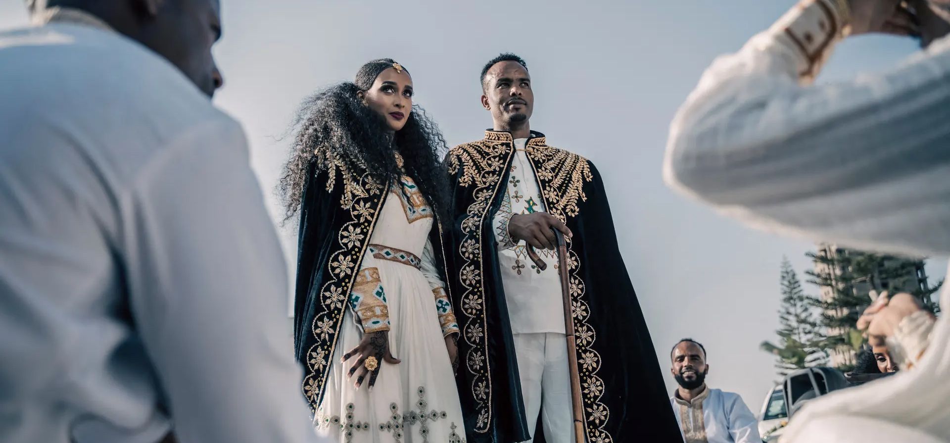 Una pareja de novios asiste a su ceremonia de boda en las calles de Mekelle, Etiopía. Fotografía: Amanuel Sileshi/AFP/Getty Images Una pareja de novios asiste a su ceremonia de boda en las calles de Mekelle, Etiopía. Fotografía: Amanuel Sileshi/AFP/Getty Images