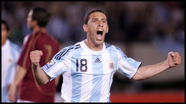 28/03/09, MAXI RODRIGUEZ FESTEJA EL TERCER GOL DE ARGENTINA VS. VENEZUELA POR LAS ELIMINATORIAS SUDAMERICANAS PARA EL MUNDIAL DE SUDAFRICA 2010. FOTO:DYN/MARTIN ZABALA