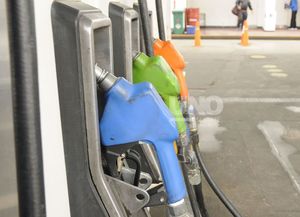 Petroleras se disponen a anunciar una baja de los combustibles