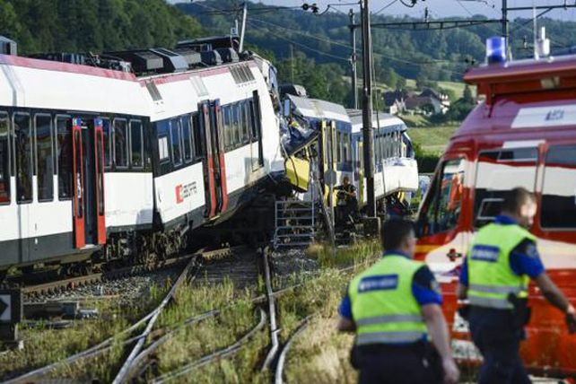 Suiza: 44 heridos en colisión de trenes