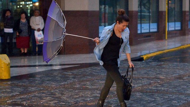 Hay alertas por tormentas y vientos fuertes en Entre Ríos