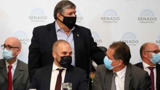 Guzmán, Pesce y Mayans detrás.&nbsp;