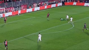 Una pifia de  Reinatti, que se recompuso para evitar que Newells empiece perdiendo