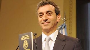 El gobierno impone un pasaporte inviolable y pedirá exención de visas